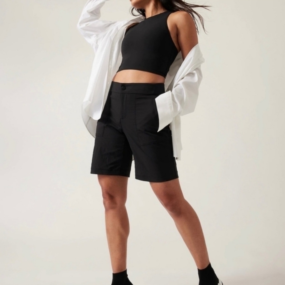 Athleta Trekkie Bermuda Hiking Shorts Black Sz 2 Athleisure Hiking Outdoors